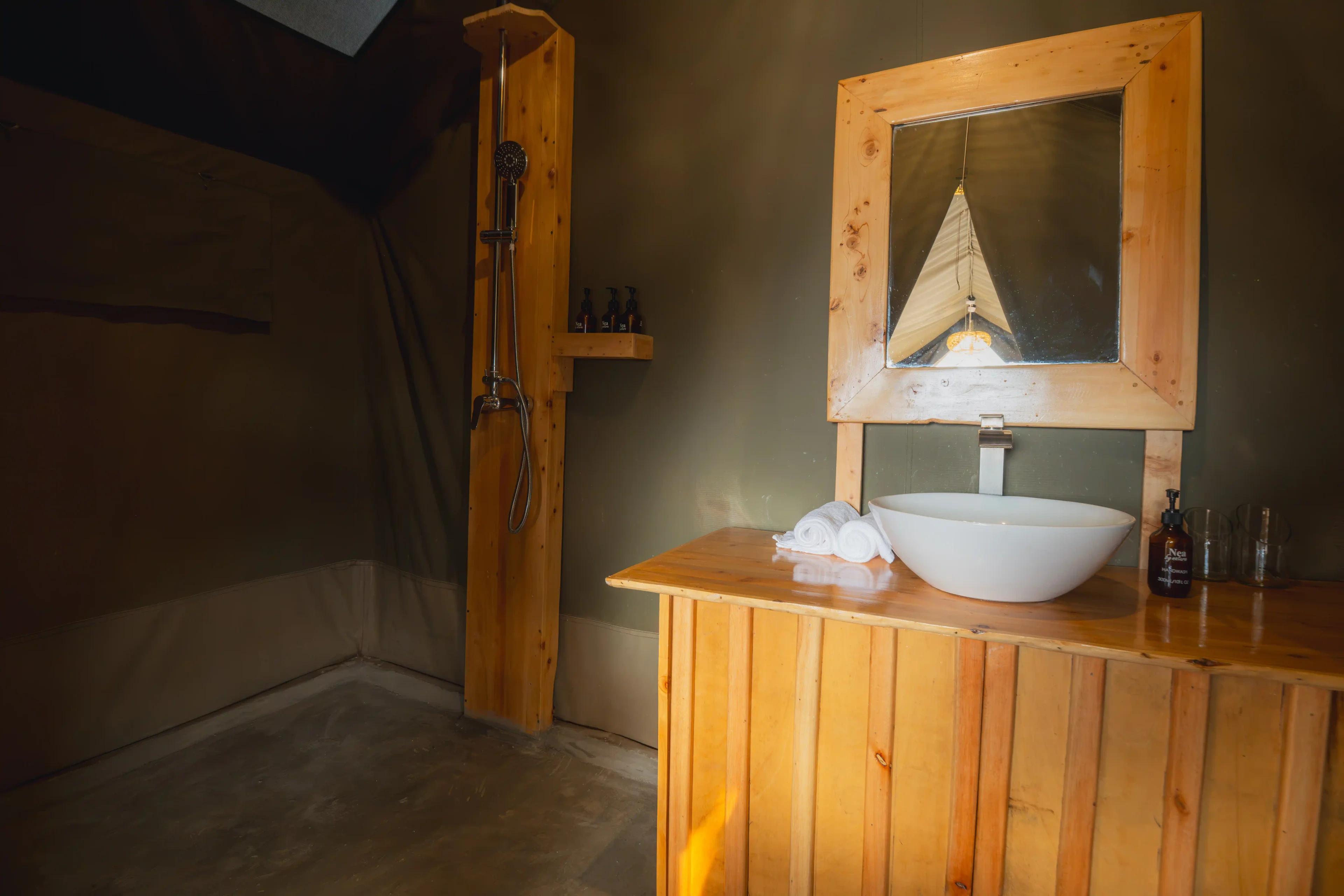Private rooms and tents at Mara Hilltop 14