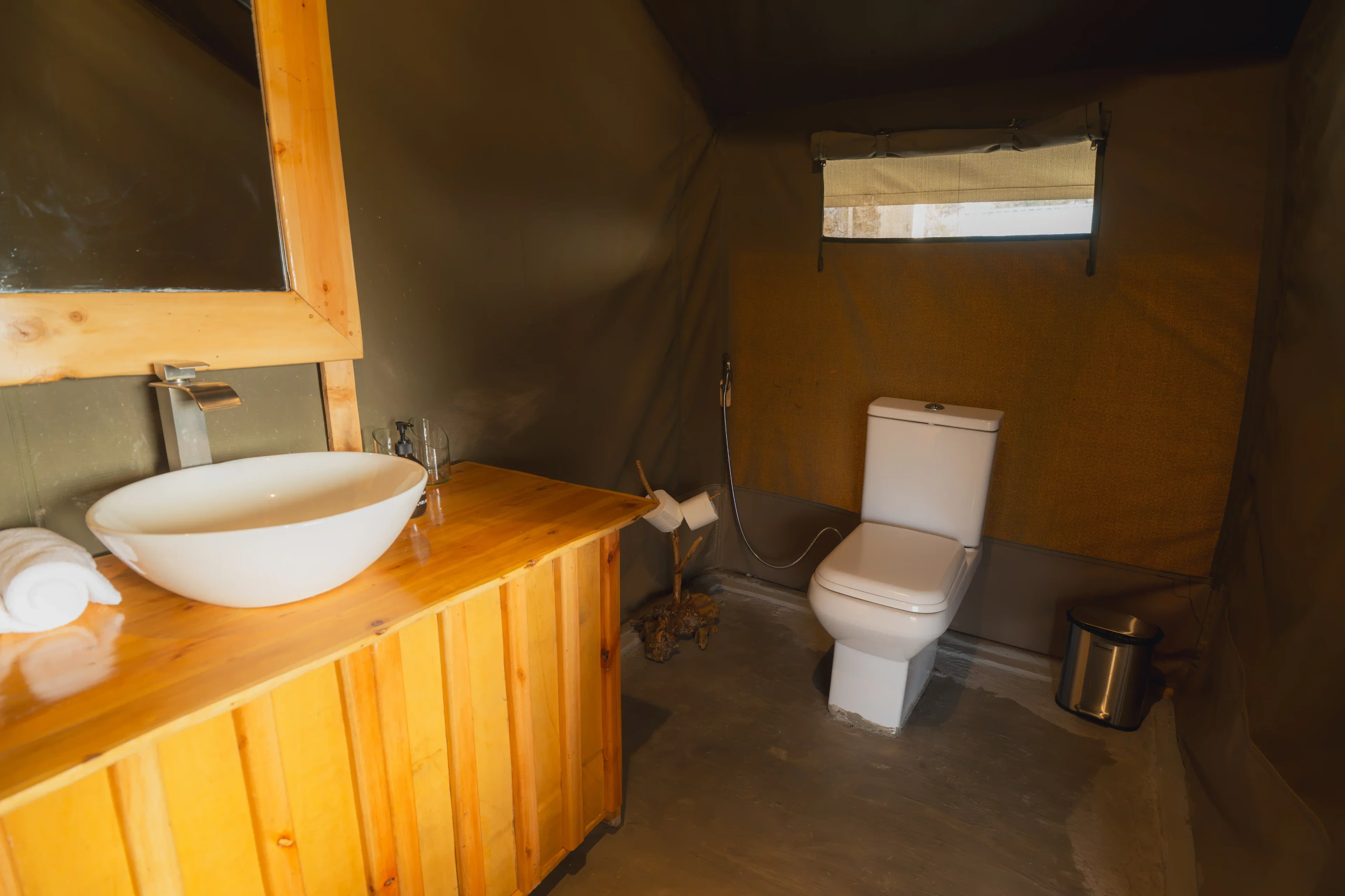 Private rooms and tents at Mara Hilltop 16